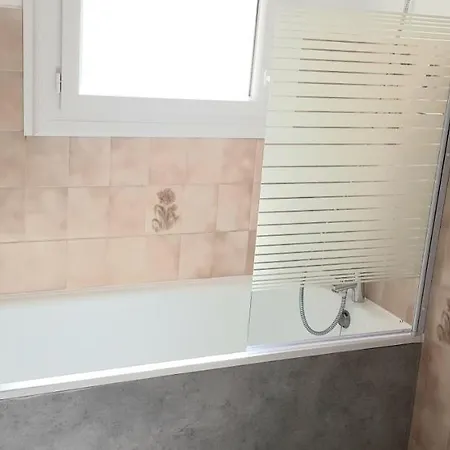 Spacieux Et Lumineux Secteur Petit Marche A 5 Min A Pied De La Apartament *